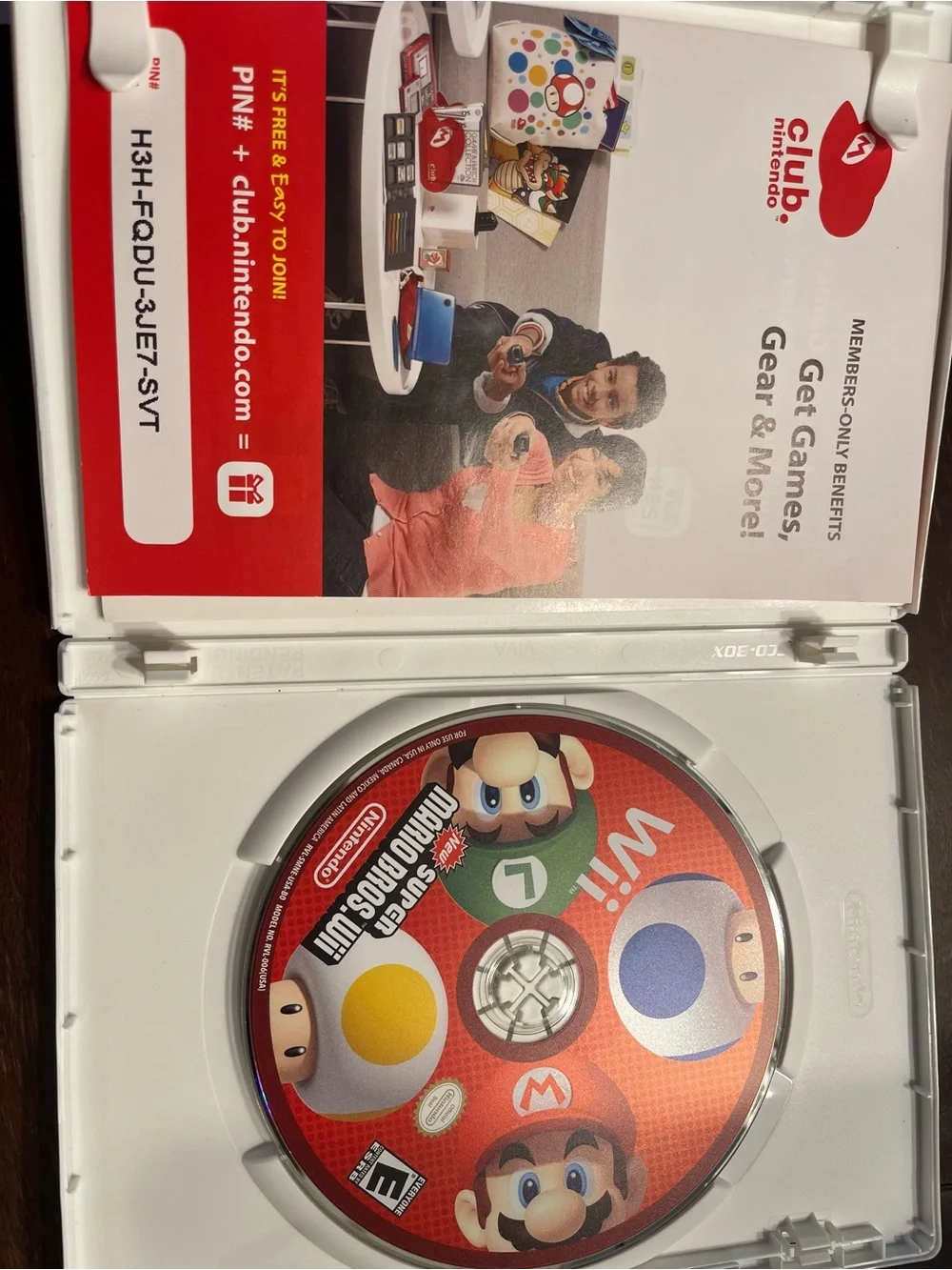 Nintendo New Super Mario Bros. Wii — Red, Blue, Green Cover
